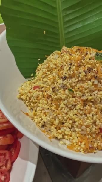 Detailní Záběr Indického Zdravého Kosambara Nebo Salátu Mrkve Zeleného Gramu — Stock video