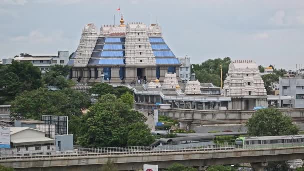 Bangalore Hindistan Temmuz 2016 Bangalore Daki Güzel Iskcon Tapınağının Önünden — Stok video