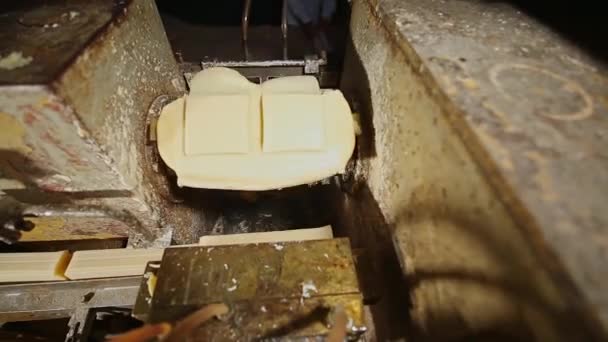 Sabun Damgalama Sabun Şekillendirme Makinesinin Üretim Hattındaki Üst Görüntüsü Sabun — Stok video