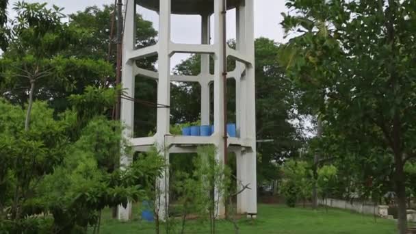 Low Angle View Water Tower Small Indian Village Old Water — Stock Video