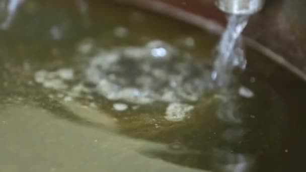 Adăugarea Soluției Leșie Uleiurile Organice Naturale Saponificarea Săpunului Making Soap — Videoclip de stoc