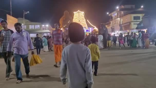 Dakshina Kannada Índia Abril 2023 Crianças Com Chapéus Estão Correndo — Vídeo de Stock