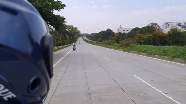 Bangalore India Mei 2023 Genieten Van Fietstocht Schone Nette Snelweg — Stockvideo