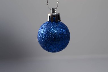 Yeni yılın mavi topu uçuyor