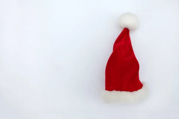 Röd Tomte Jul Hatt Vit Snö Santa Claus Hatt Vit — Stockfoto