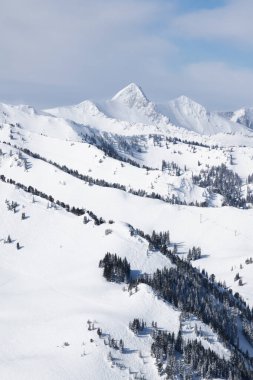 Dağların güzel manzarası.