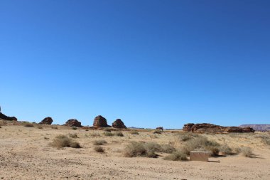 El-Ula, Suudi Arabistan 'daki Madain Saleh arkeolojik sahasının güzel gündüz manzarası.