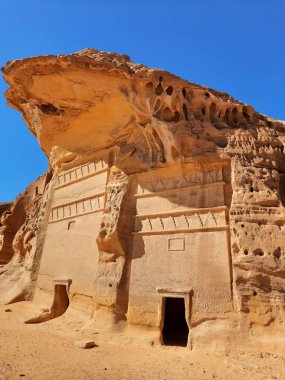 El-Ula, Suudi Arabistan 'daki Madain Saleh arkeolojik sahasının güzel gündüz manzarası.