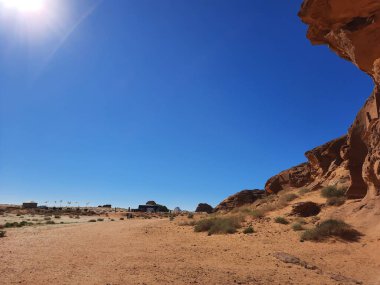 El-Ula, Suudi Arabistan 'daki Madain Saleh arkeolojik sahasının güzel gündüz manzarası.