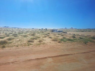 El-Ula, Suudi Arabistan 'daki Madain Saleh arkeolojik sahasının güzel gündüz manzarası.