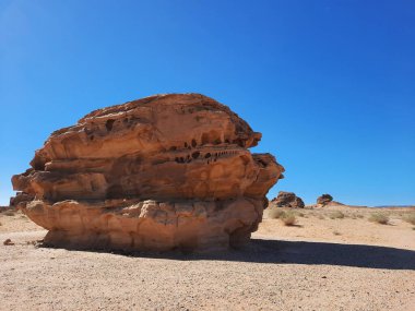 El-Ula, Suudi Arabistan 'daki Madain Saleh arkeolojik sahasının güzel gündüz manzarası.