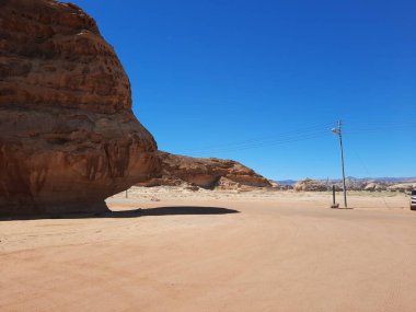 El-Ula, Suudi Arabistan 'daki Madain Saleh arkeolojik sahasının güzel gündüz manzarası.