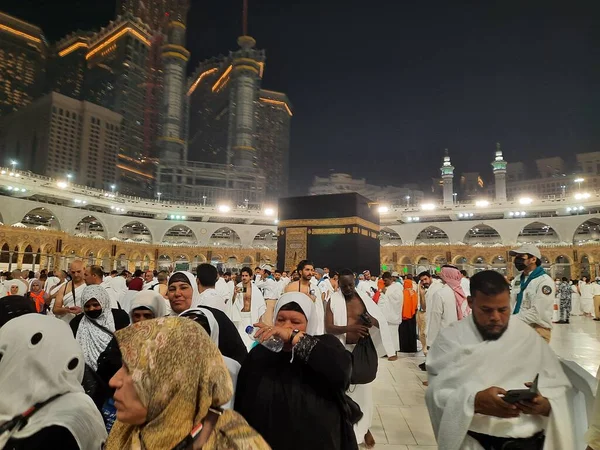 Время Месяца Рамадан Паломники Мира Совершают Обход Кабы Заповедной Мечети — стоковое фото