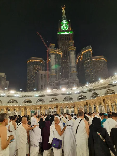 Månaden Ramadan Utför Pilgrimer Från Hela Världen Tawaf Runt Kabah — Stockfoto
