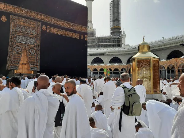 Паломники Мира Присутствуют Дворе Заповедной Мечети Тауф — стоковое фото