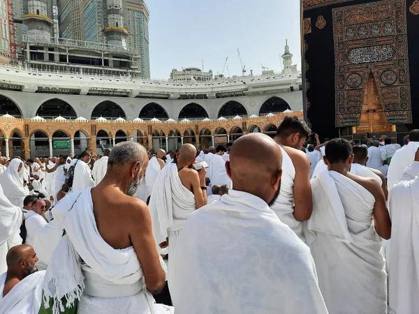 Паломники Мира Присутствуют Дворе Заповедной Мечети Тауф — стоковое фото