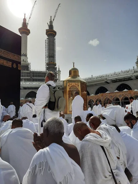 Pilgrimer Från Hela Världen Finns Masjid Harams Gård För Tawaf — Stockfoto