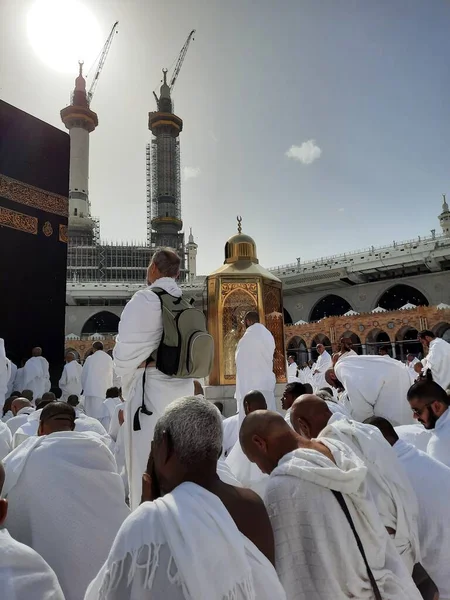 Pelgrims Van Hele Wereld Zijn Aanwezig Binnenplaats Van Masjid Haram — Stockfoto