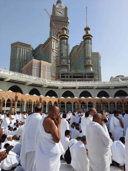Zarándokok Világ Minden Tájáról Jelen Vannak Masjid Haram Udvarán Tawafért — Stock Fotó