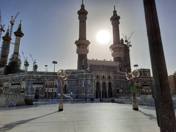 Uma Bela Vista Diurna Pátio Exterior Masjid Haram Meca — Fotografia de Stock