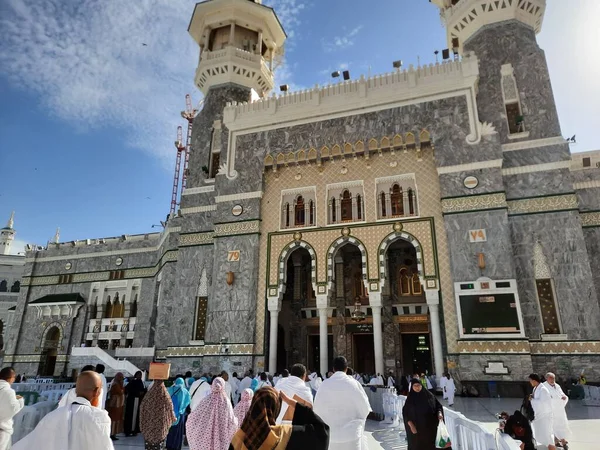 Zarándokok Világ Különböző Országaiból Belépnek Masjid Haram Bab Fahd Végre — Stock Fotó