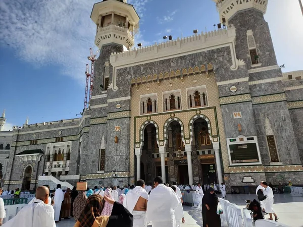 Poutníci Různých Zemí Světa Vstupují Masjid Haram Bab Fahd Představení — Stock fotografie