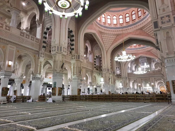 Una Splendida Vista Diurna Dell Interno Masjid Haram Mecca — Foto Stock