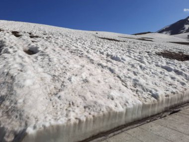Gilgit-Baltistan 'daki Burzil Geçidi' nin güzel bir manzarası. Burzil Geçidi Pakistan 'ın Gilgit-Baltistan bölgesinde yüksek bir dağ geçididir..