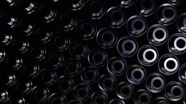 Soyut Metalik Halkalar: Koyu, desenli bir bileşim