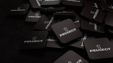 Her biri klasik Peugeot otomobil logosuna sahip dağınık siyah karo seramikleri. Koyu renk, monokrom estetik editoryal kullanım, otomotiv markalaşması, web geçmişleri veya sosyal medya paylaşımları.