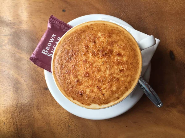 Bir Bardak Karamelize Şekerli Kahve — Stok fotoğraf