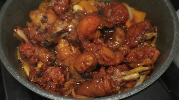 Yapımı Tereyağlı Tavuk Tarifi Pişirme Işlemine Yakın Çekim — Stok video