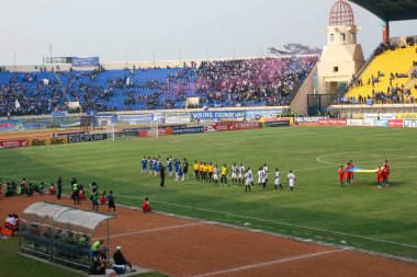 Bandung, Endonezya - 20 Ağustos 2013; Persib Bandung kulübünün maç günü Si Jalak Harupat stadyumunu dolduran taraftarlar tarafından izlendi.