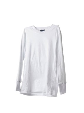 Beyaz uzun kollu tişört beyaz arka planda izole edilmiş.