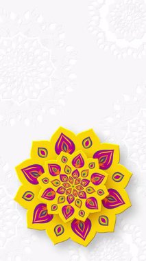 Diwali Işık Festivali için Hint Rangoli veya Mandala dönüşümlü. Beyaz arka planda parlak mor ve sarı renkler. Dikey 4K döngülü canlandırma.