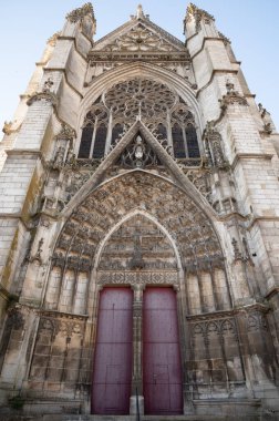 Auxerre 'in eski caddeleri ve evleri, Yonne Nehri' nin ortaçağ şehri, Burgundy 'nin kuzeyi, Fransa