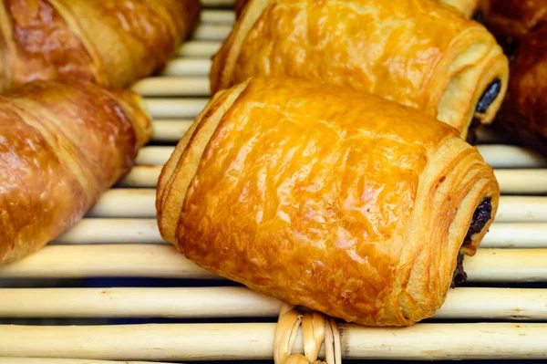 Französische Bäckerei Frisch Gebackene Süße Brötchen Und Semmeln Einer Kleinen — Stockfoto