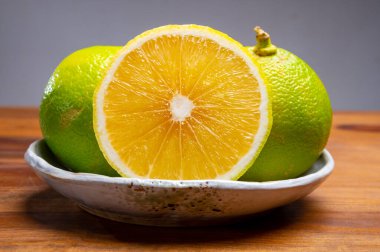 Taze olgun bergamot portakal meyveleri, Earl Grey çayı, ilaç ve kaplıca tedavilerinde kullanılan mis kokulu narenciye.