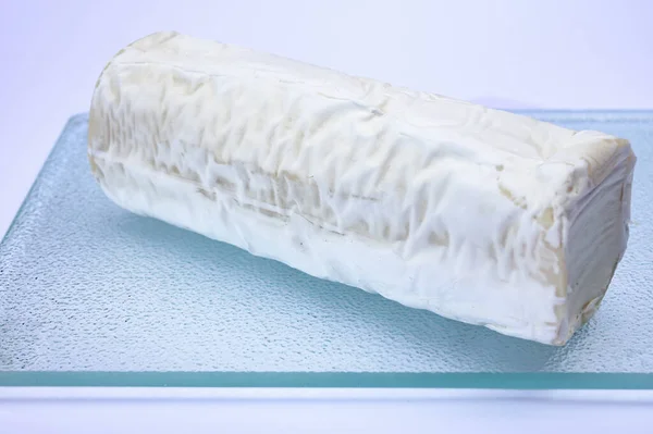 Γαλλικό Βιολογικό Κατσικίσιο Κατσικίσιο Τυρί Λευκή Φλούδα Από Κοντά Σερβίρεται — Φωτογραφία Αρχείου