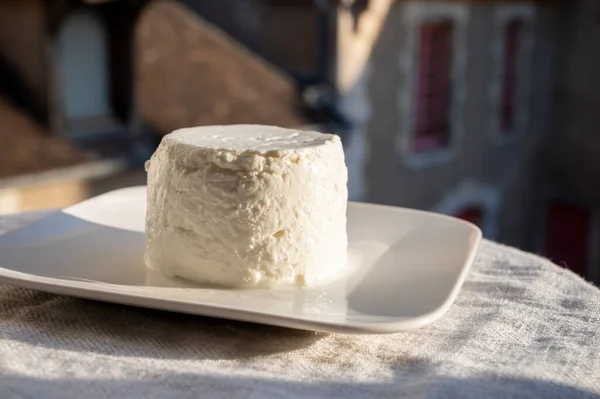 French Soft White Goat Cheese Served Outdoor Old City Sunlights — Stock Photo, Image