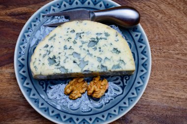 Peynir koleksiyonu, bir parça Fransız peyniri Auvergne ya da dört tane d 'Ambert yakın çekim.