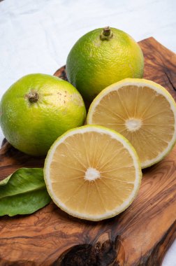 Taze olgun bergamot portakal meyveleri, Earl Grey çayı, ilaç ve kaplıca tedavilerinde kullanılan mis kokulu narenciye.