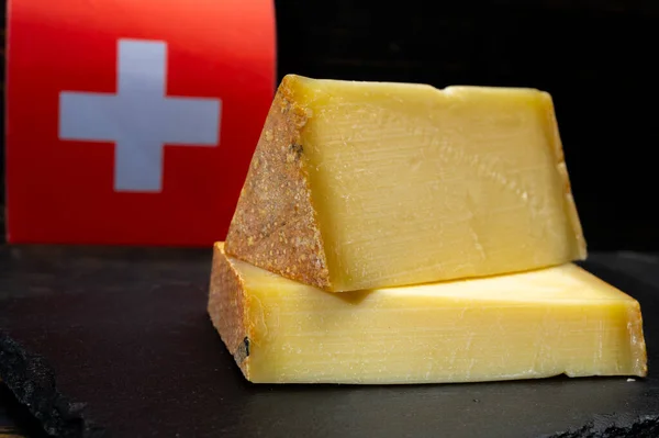 Schweizer Mittelharter Kuhmilchkäse Gruyere Appenzeller Für Traditionelles Käsefondue Und Gratin — Stockfoto