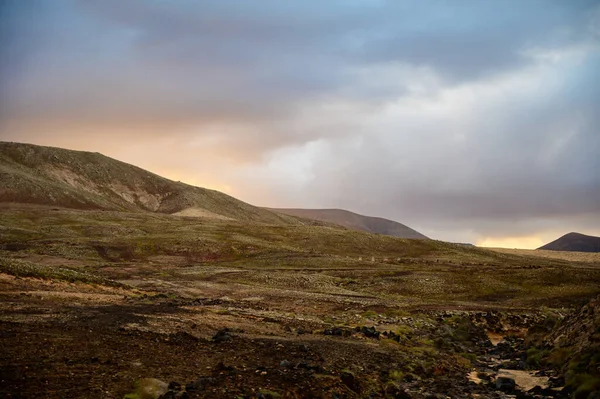 stock image View on Montana Roja near Corallejo at winter sunset, Fuerteventura, Canary islands, Spain