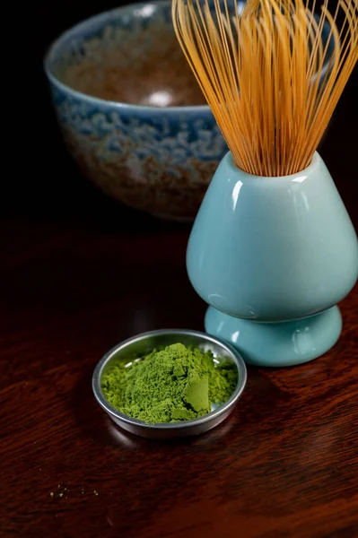 Preparação Chá Verde Matcha Finamente Moído Folhas Chá Verde Especialmente — Fotografia de Stock