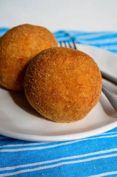 Traditional Street Food Stuffed Fried Scotch Eggs Breadcrumbs Close — kuvapankkivalokuva