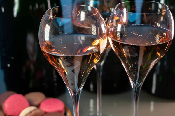 Tasting Rose Brut Champagne Sparkling Wine Cellars Gran Cru Wine — Stok fotoğraf