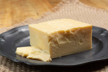 İngiliz peynirleri koleksiyonu, İngiliz olgunlaşmış füme çedar peyniri yakın plan