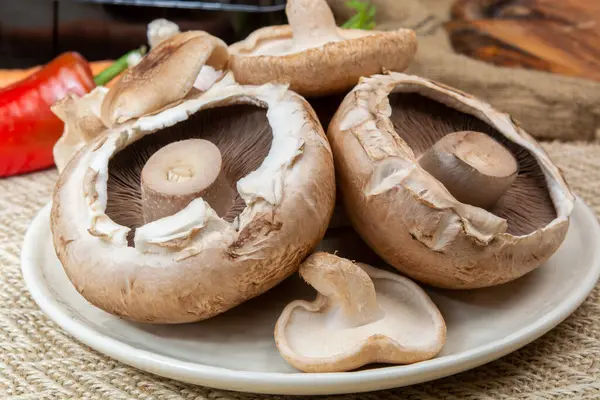 Tasty Vegetarian Food Large Brown Champignons Agaricus Bisporus Portobello Mushrooms — Stock Photo, Image