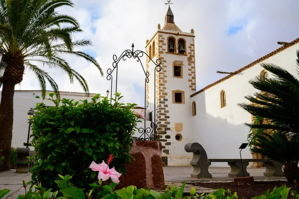 stock image Streets and white houses of Canarian old town Betancuria on Fuerteventura island, winter in Spain